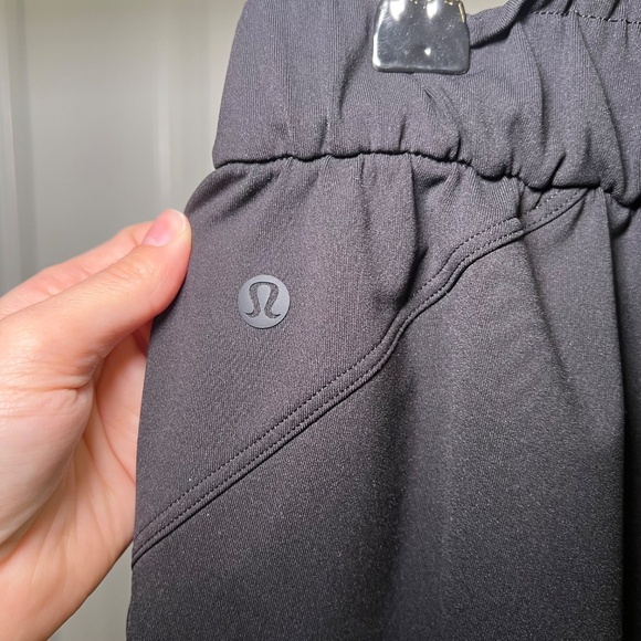 NWOT Feb 2022 Lululemon Keep Moving Crop *High Rise, 23" - Picture 9 of 10